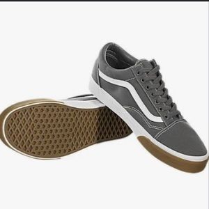 Vans Old Skool Grey Shoe/ Gum Toe Size unisex women 8.5 / men 7